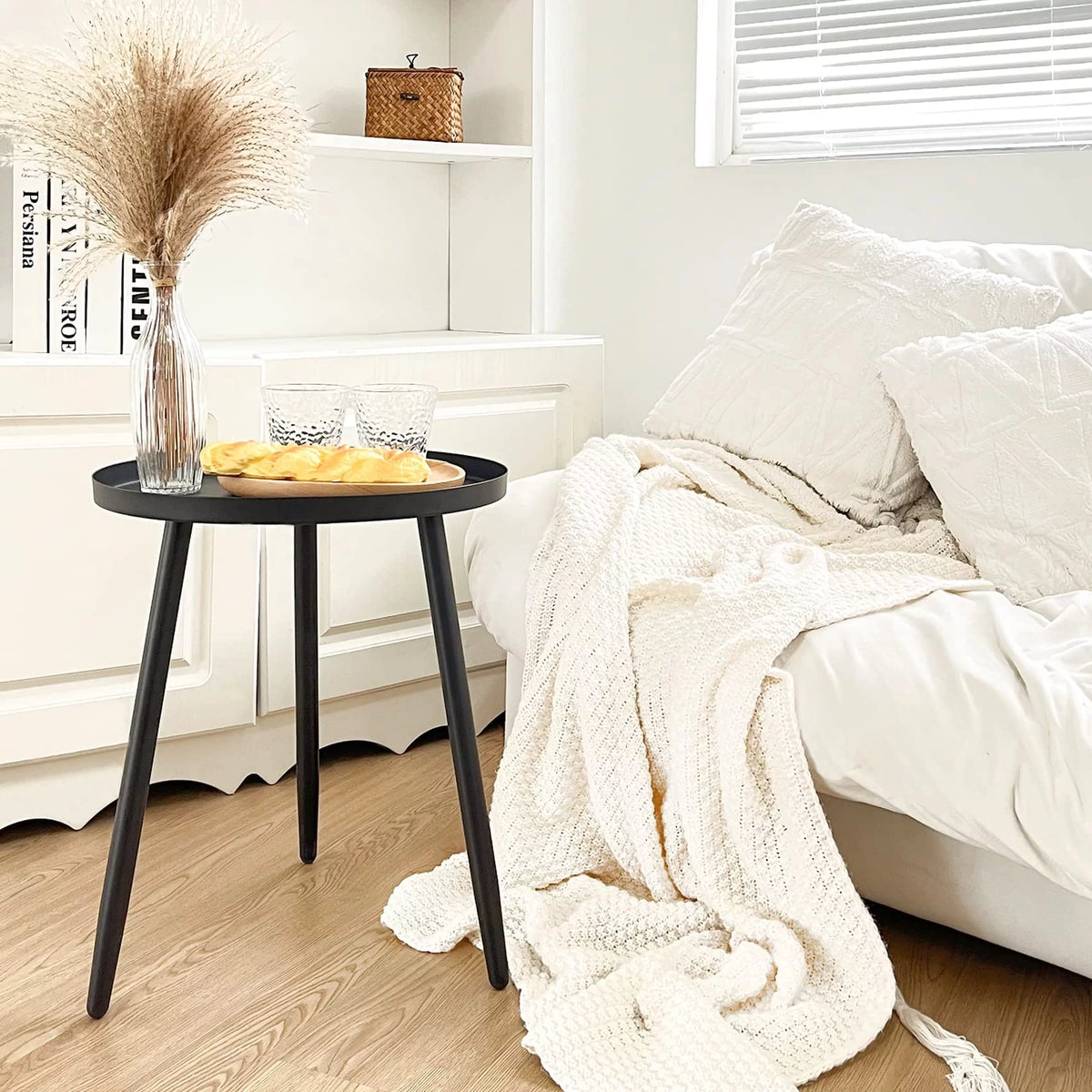 Black Round Metal Side Table 15.8x18.9 Inches D812