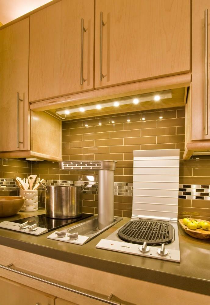 White 42 inch Under Cabinet Lighting W8332