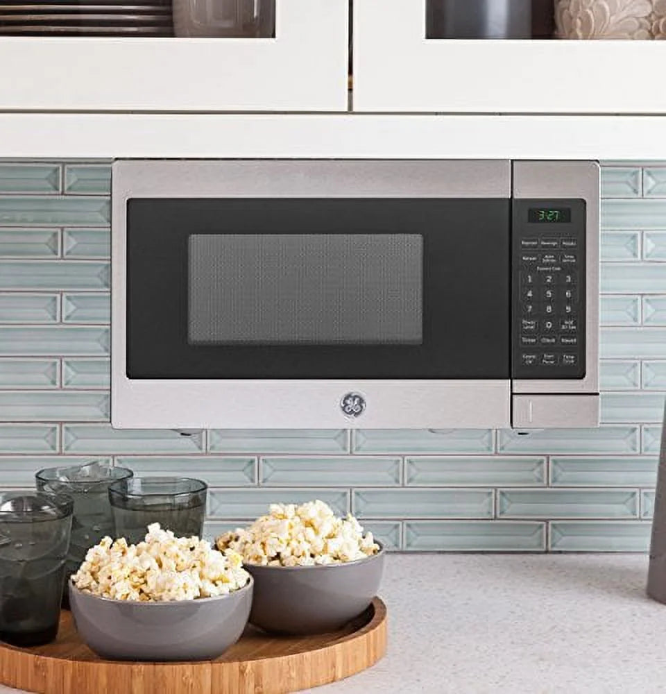 0.7 Cubic Feet 700 Watts Stainless Steel Countertop Microwave Oven Z918648