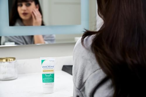 Facial Moisturizer with SPF 30 Mineral Sunscreen 2.5 fl oz F9025
