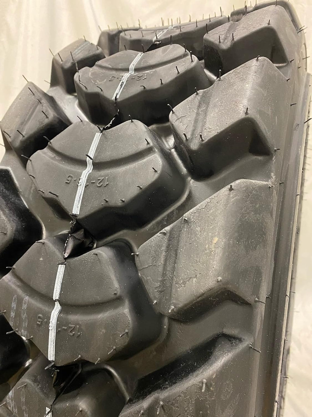 12x16.5 14 Ply Tires F7811