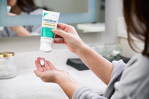 Facial Moisturizer with SPF 30 Mineral Sunscreen 2.5 fl oz F9025