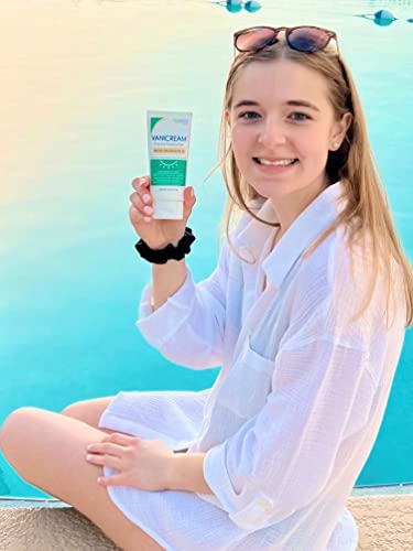 Facial Moisturizer with SPF 30 Mineral Sunscreen 2.5 fl oz F9025