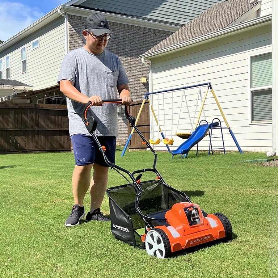 15-inch Cordless Reel Mower with Grass Collection Bag T164