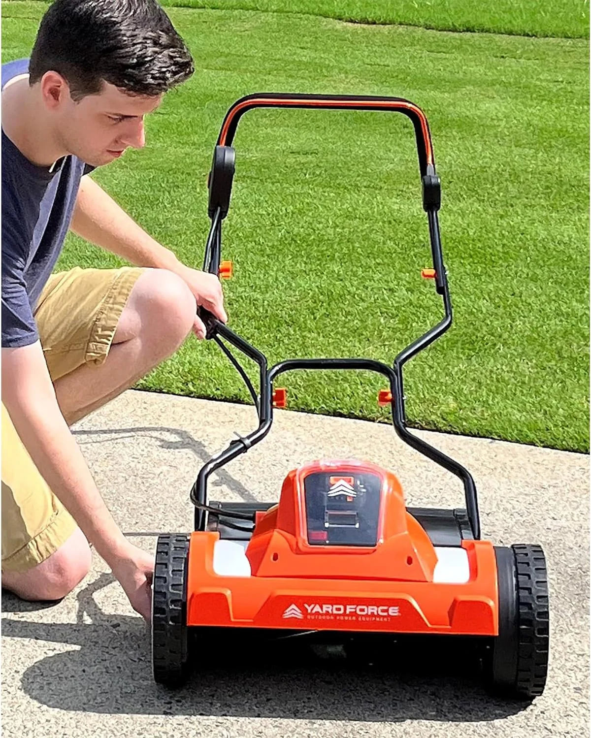 15-inch Cordless Reel Mower with Grass Collection Bag T164