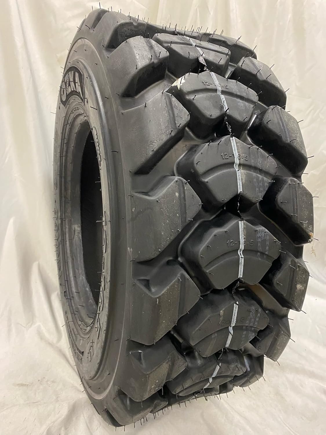 12x16.5 14 Ply Tires F7811