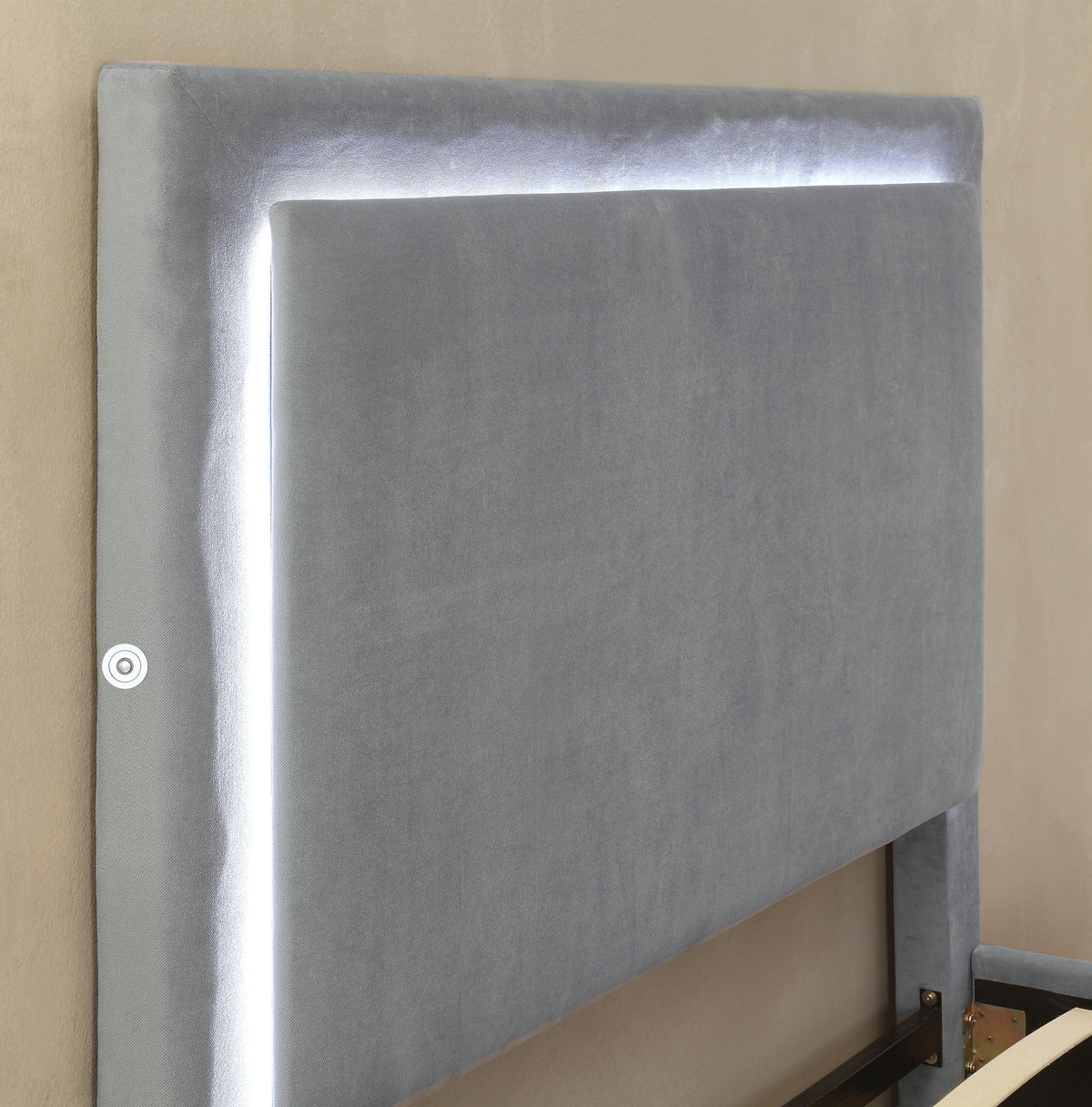 Queen Gray Bed Y565744